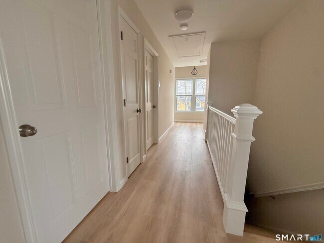 Building Photo - 194 High Ridge Ave