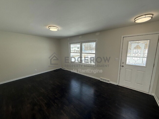 Building Photo - 2714 Colton Dr SE