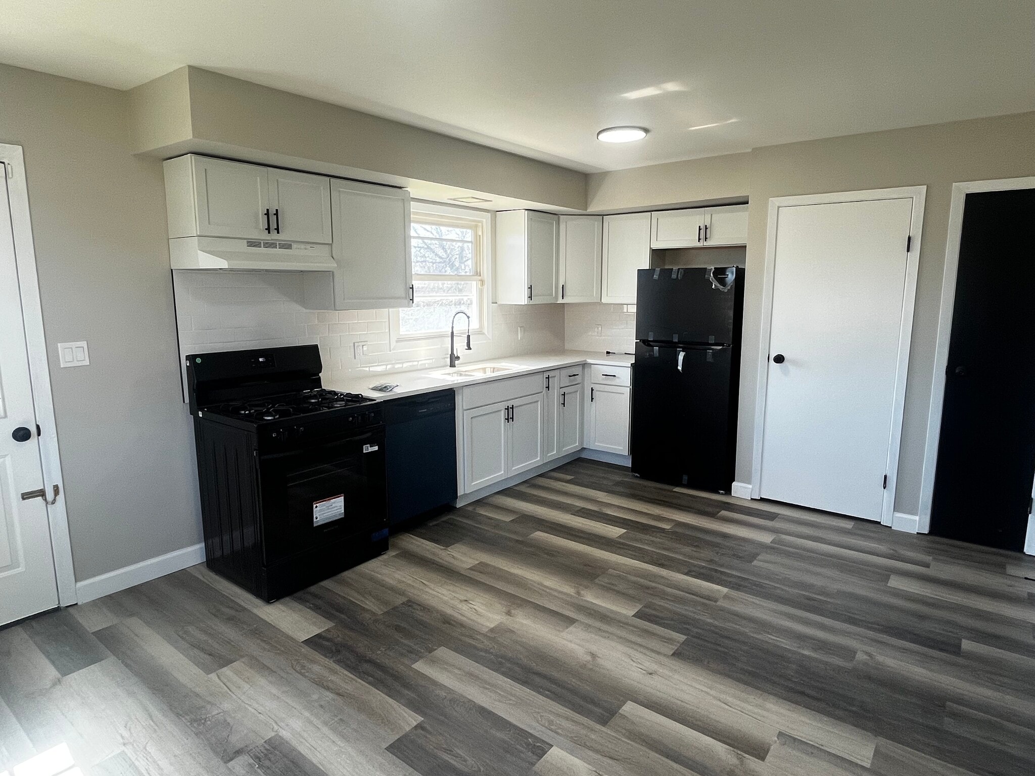 Building Photo - 9652 Johnson St