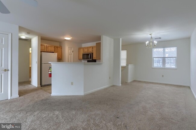 Building Photo - 211 Sparrow Rd