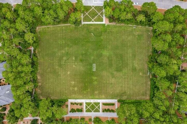 Building Photo - 323A Suwannee Dr