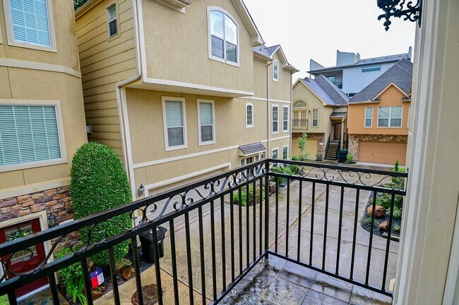 Building Photo - 5813 Washington Ave