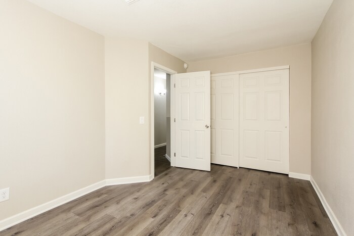 Building Photo - 6080 S Springbrook Dr