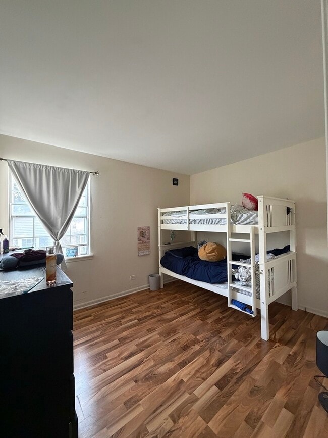 Building Photo - 301 Cherrywood Ct
