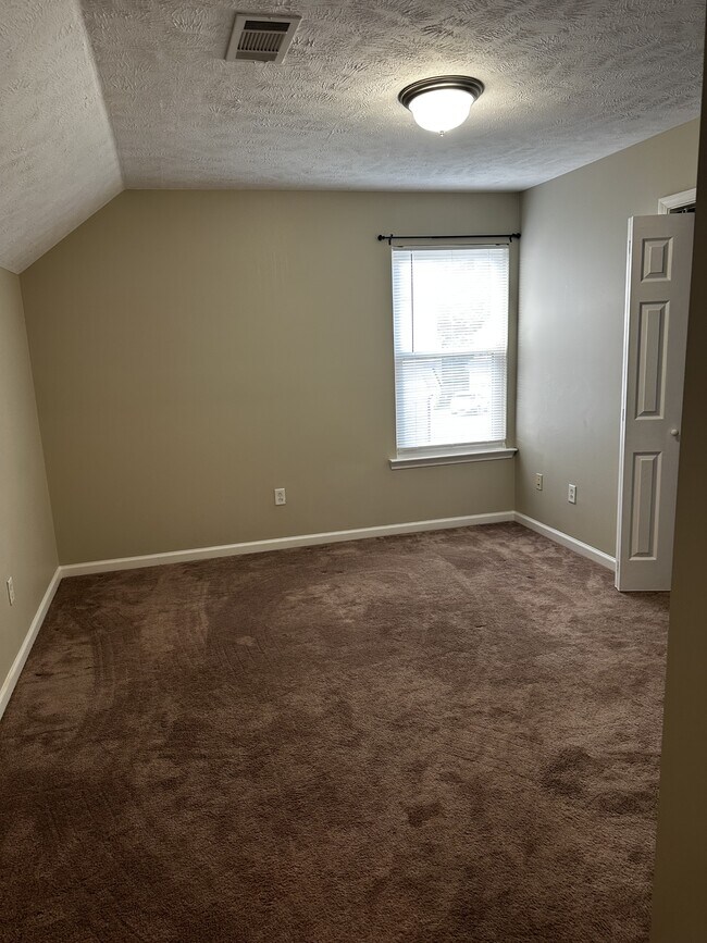 Building Photo - 2480 Oak Hill Dr