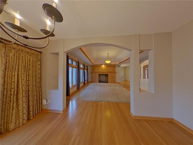 Building Photo - 1202 Adrian Dr