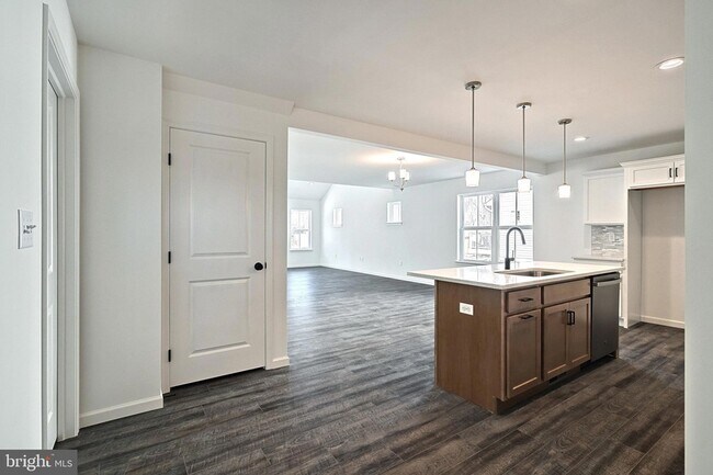 Building Photo - 41 Long Bnd Dr