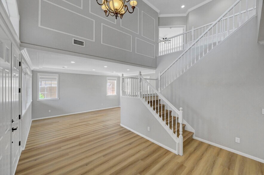 Building Photo - 11013 Mount Royal Ave