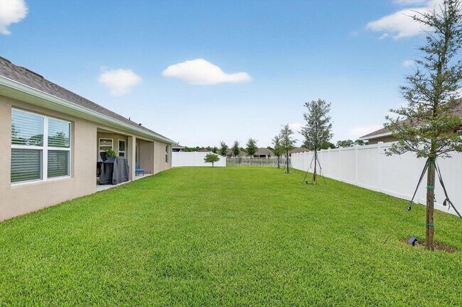 Building Photo - 8652 Waterstone Blvd