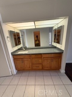 Building Photo - 11 Calandria