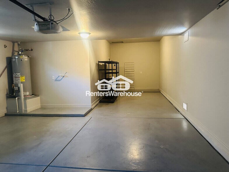 Building Photo - 16130 N 181st Ave
