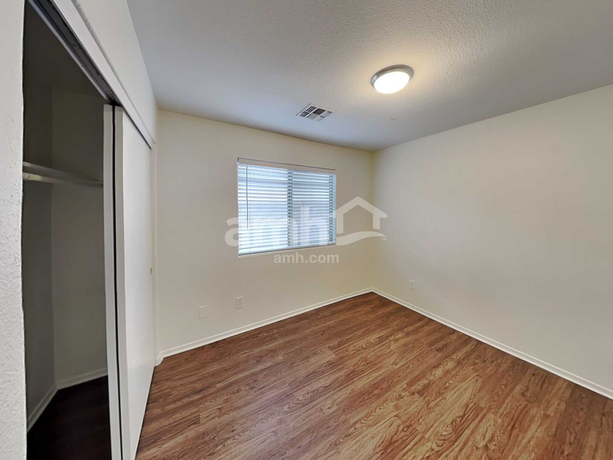 Building Photo - 14943 N 133rd Ln