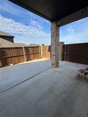 Building Photo - 633 Somerset Dr