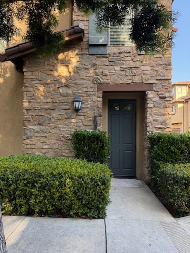 Building Photo - 2bd 2.5 bath in Turtle Ridge