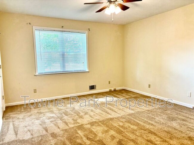 Building Photo - 292 Murray Dr