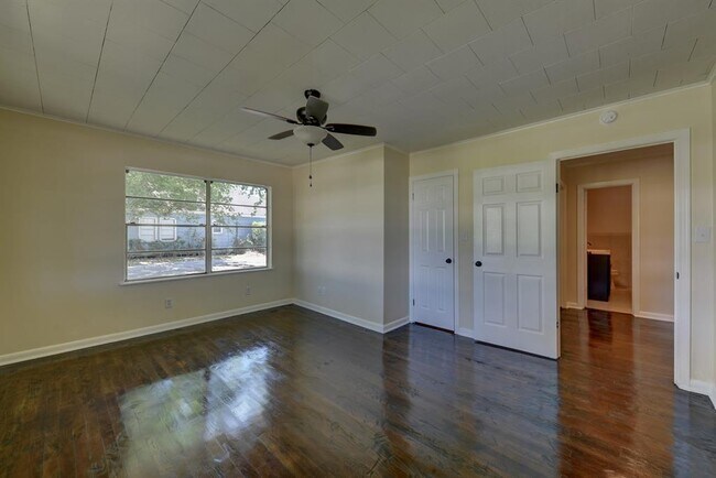Building Photo - 415 Silliman St