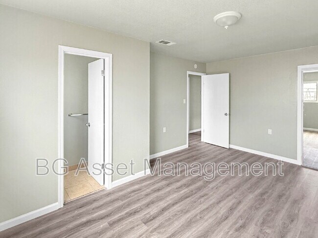 Building Photo - 1755 Emeric Ave