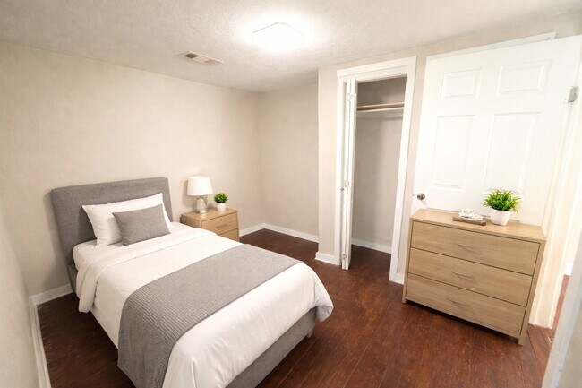 Building Photo - 5012 Avenue K Ave