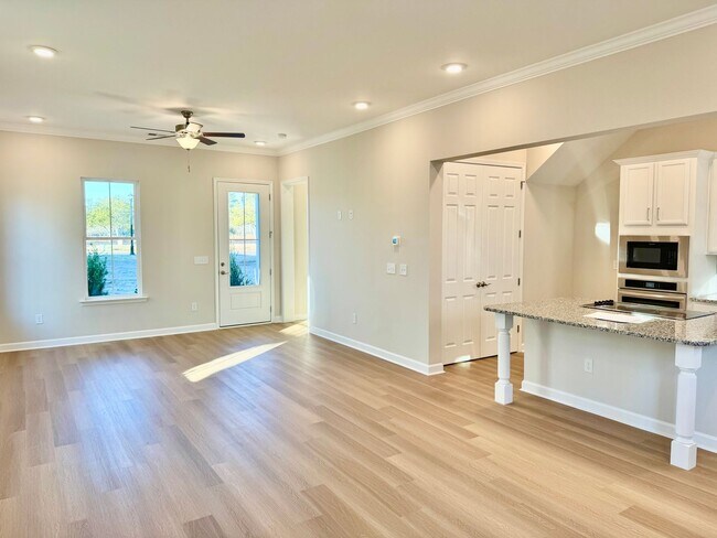 Building Photo - Discover Coastal Living at Its Finest in Marketview, Market Common – Now Leasing!