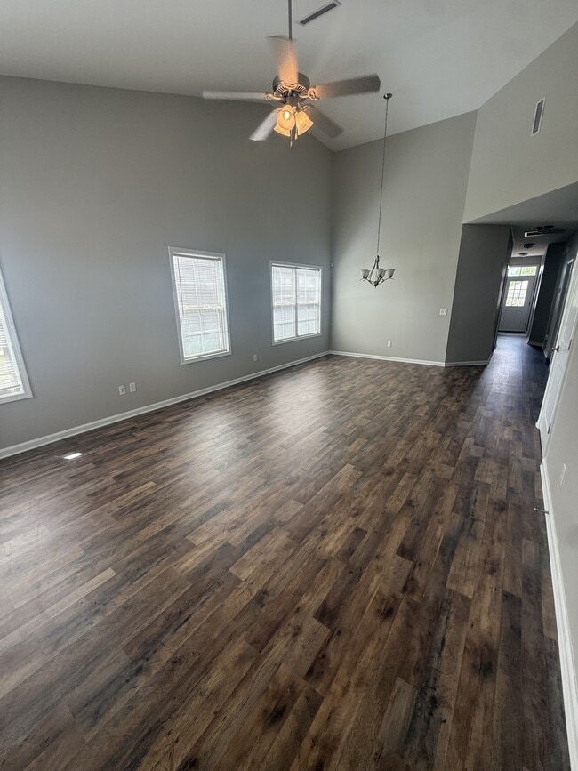 Building Photo - 124 Heyward Dr