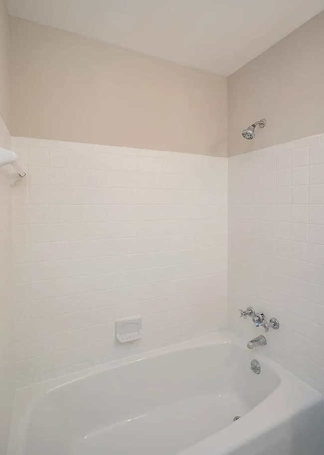 Building Photo - Brentwood Oasis: Newly Renovated 3 Bed, 2 ...