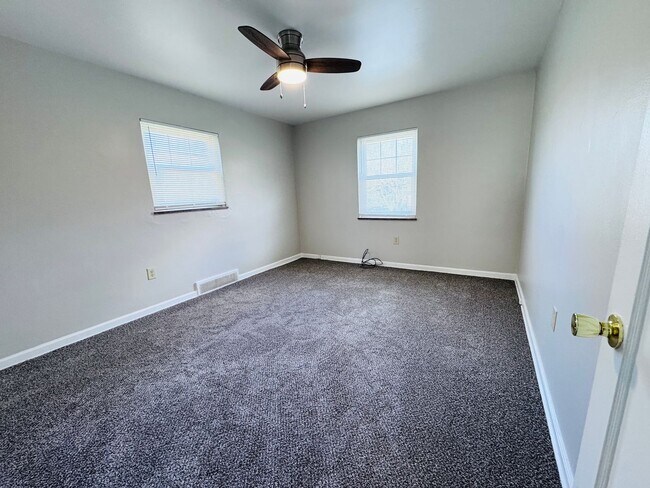 Building Photo - Beautiful Three Bedroom with Basement and Garage