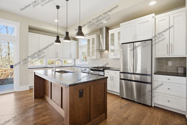 Building Photo - 401 Promontory Ridge