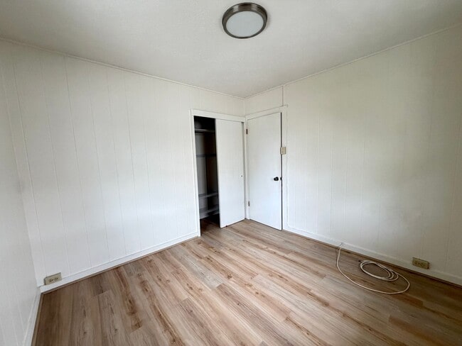Building Photo - Island Living in the Heart of Waikiki – 2 Bed, 1 Bath with Parking!