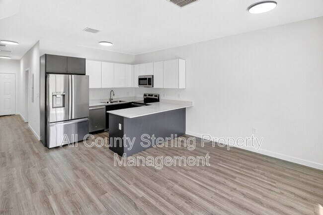 Building Photo - 1611 NW 29 Rd