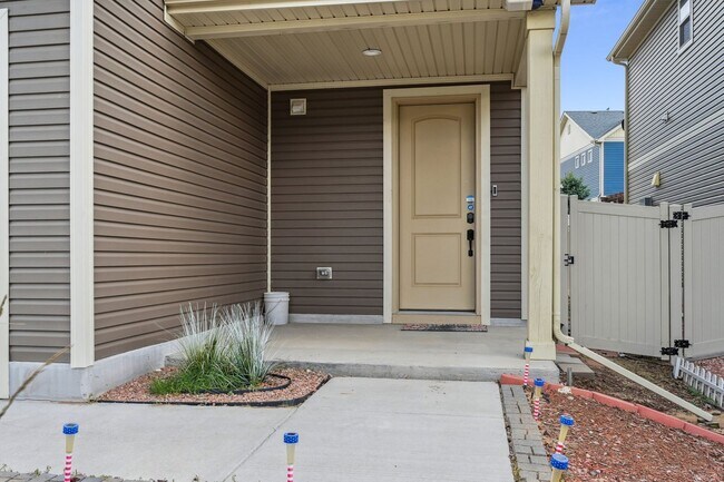 Building Photo - 3 Bedroom Single Family in Denver