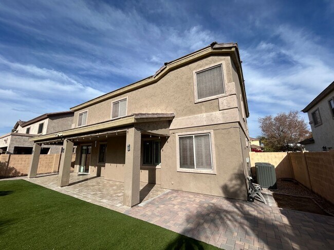 Building Photo - 5411 W Rowel Rd