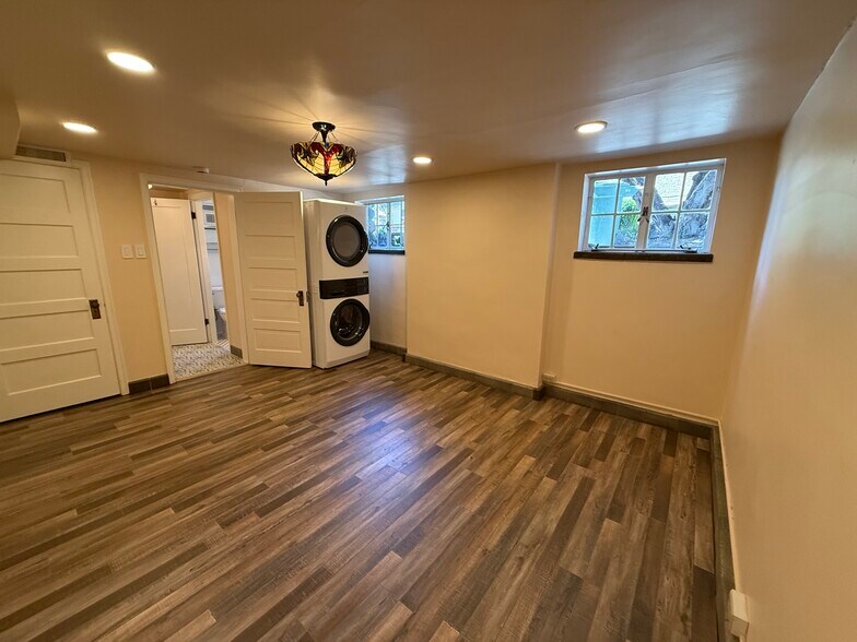 Building Photo - 452 S 800 E