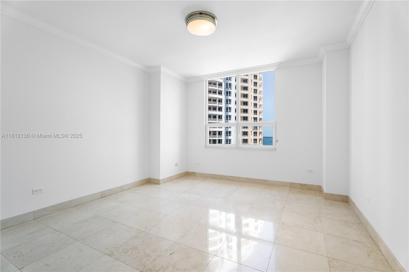 Building Photo - 848 Brickell Key Dr