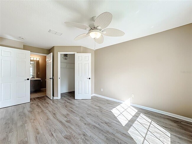 Building Photo - 3960 Southpointe Dr