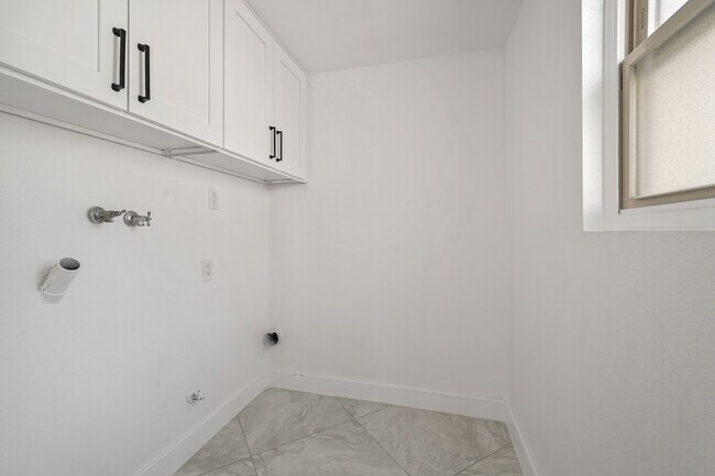 Building Photo - 22259 Erwin St