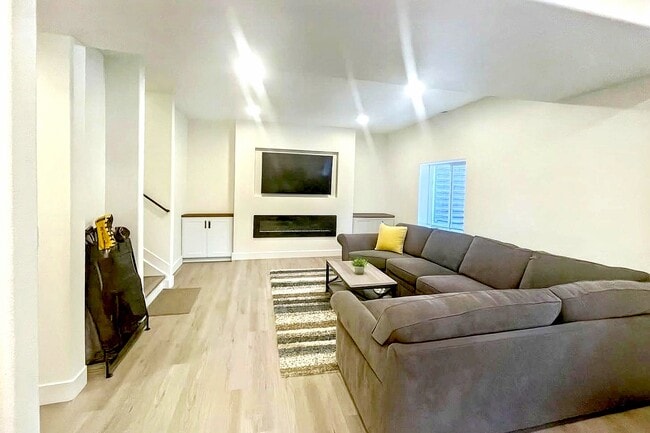 Building Photo - 10339 Wrangell Cir