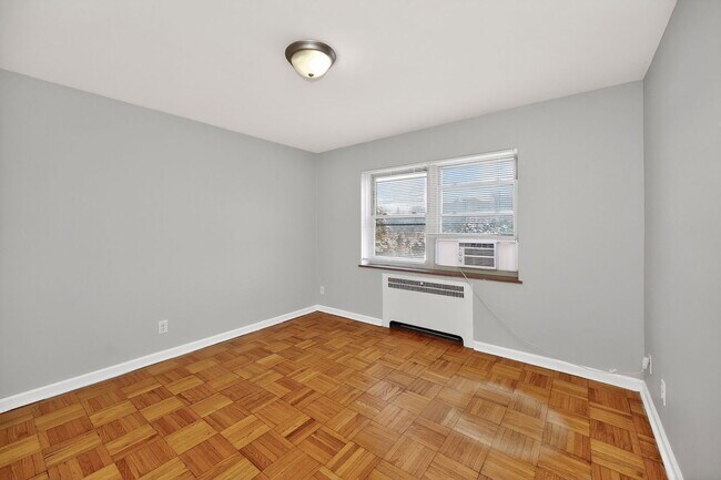 Building Photo - 2802 Digby Ave