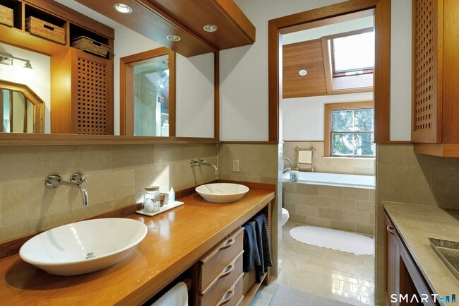 Building Photo - 3 Raiders Ln