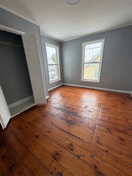 Building Photo - 452 Manchester St