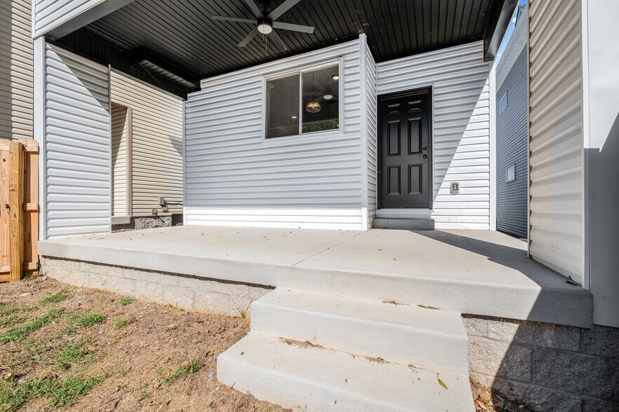 Building Photo - 1336 Plum St
