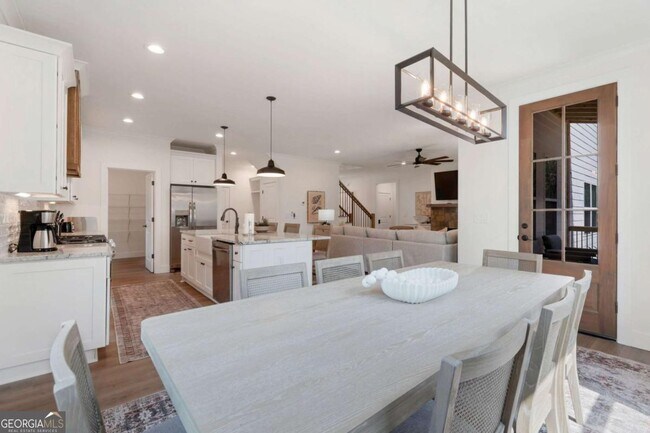 Building Photo - 629 Butterworth Rd