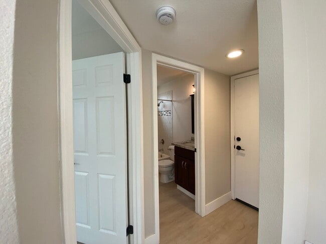 Building Photo - Bright & Upgraded 4BD/3BA Rental in San Ma...