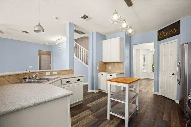 Building Photo - 717 Adler Falls Ln