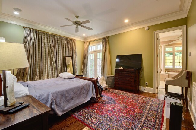 Building Photo - Executive Golf Course Rental in Moores Mil...