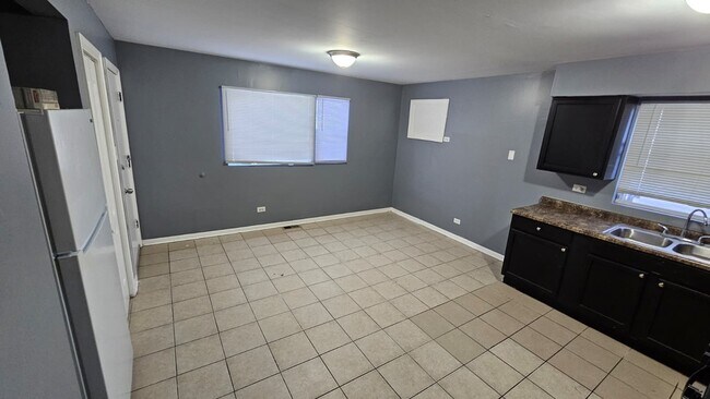 Building Photo - 371 Mackinaw Ave