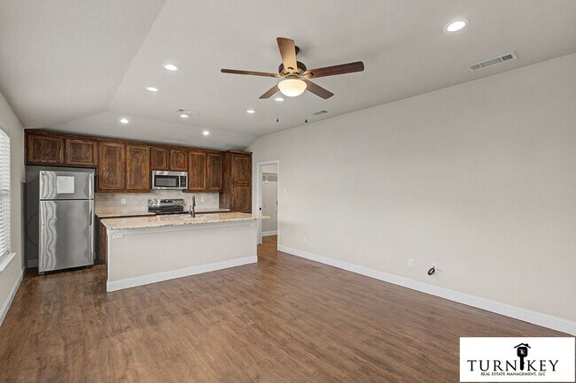 Building Photo - 1324-1328 White Sand Dr