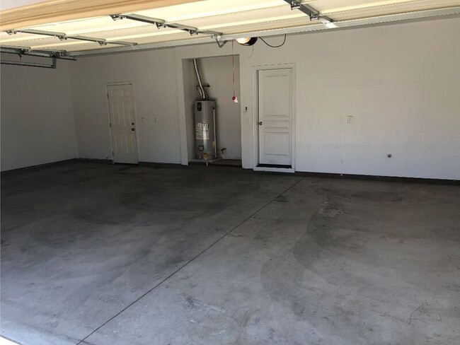 Building Photo - 2350 NW Hazelwood Ave