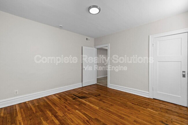 Building Photo - 4175 McRee Ave