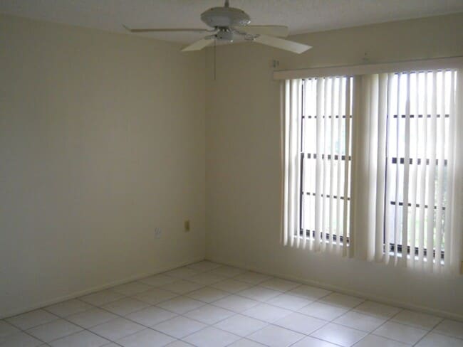Building Photo - 6247 Spring Hill Dr