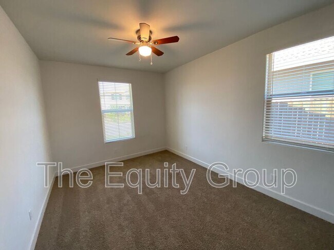 Building Photo - 1415 West Tyler Ct